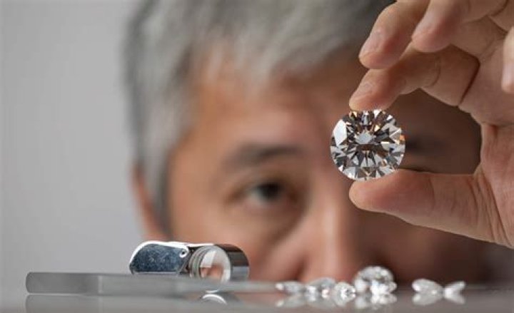 Are diamonds cheaper in Dubai than India?