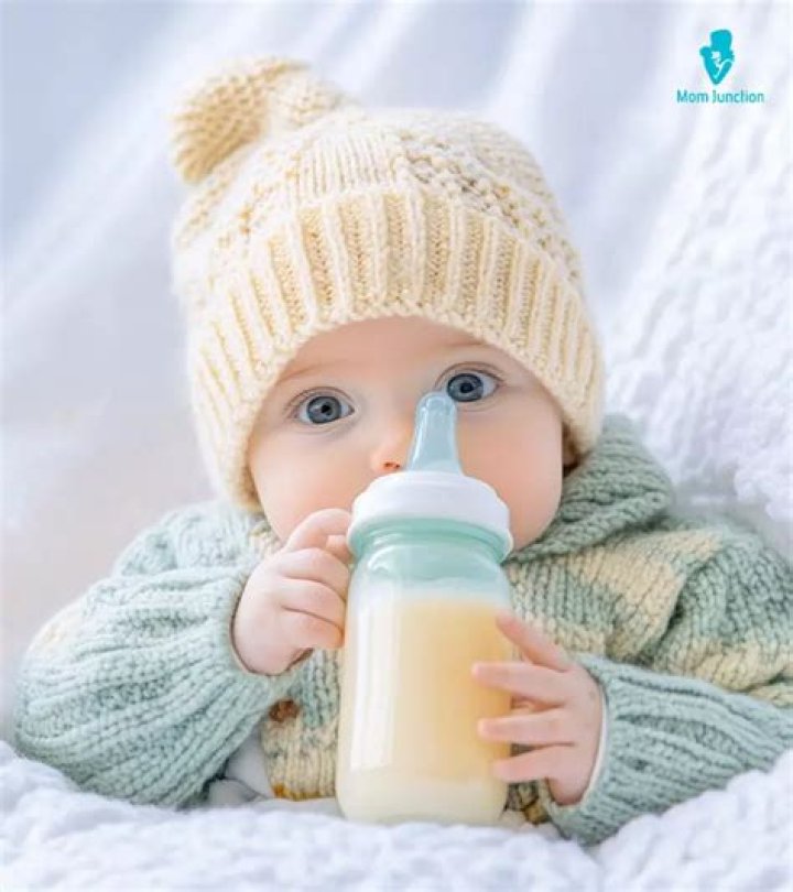 Can I mix warm and cold breast milk?