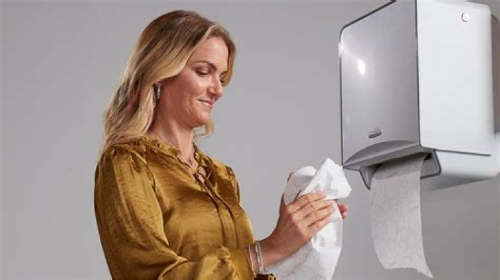 Can I use paper towels with mineral spirits?