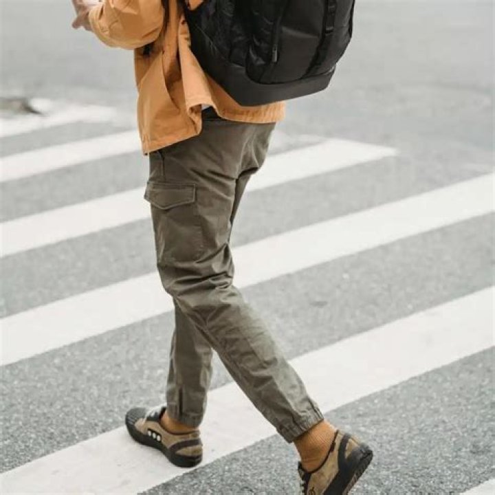 Can I wear cargo pants to work at Walmart?