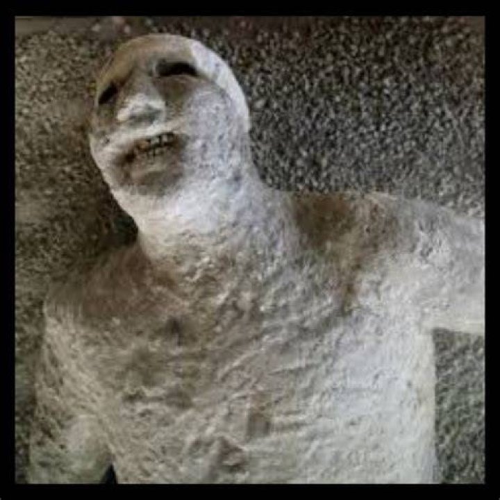 Can Viperine turn people to stone?