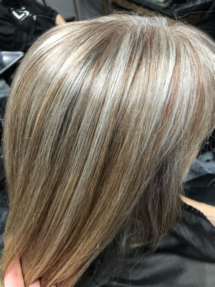 Can you put lowlights in white hair?