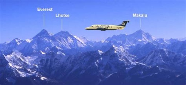 Do planes fly over Mt Everest?