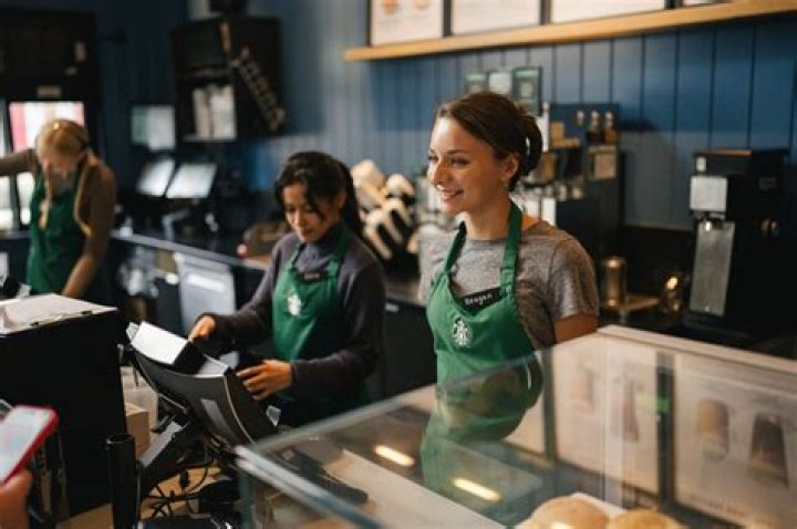 Do Starbucks employees make tips?