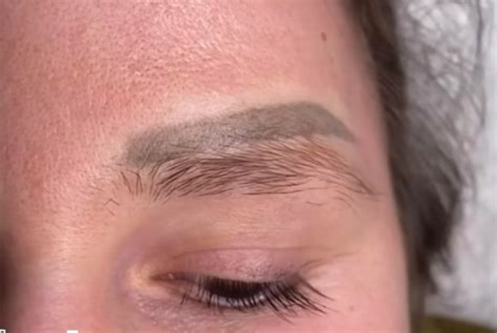Do thin eyebrows make you look older?