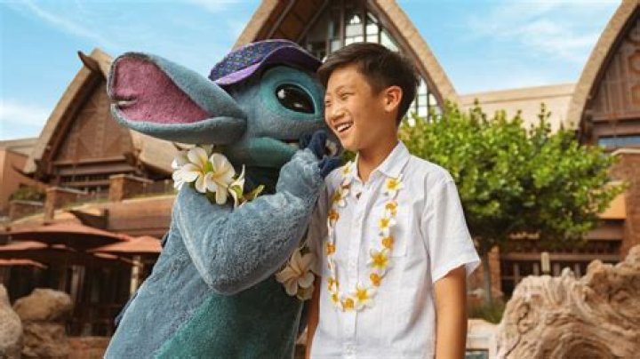 Do you get leis at Aulani?