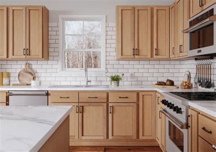 Does GREY go with maple cabinets?