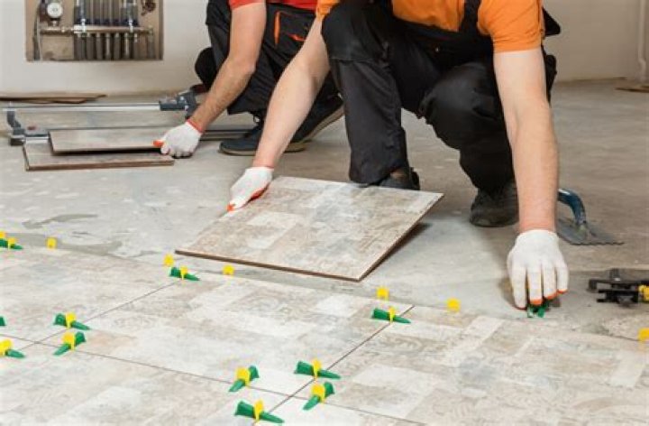 Does porcelain tile crack easily?
