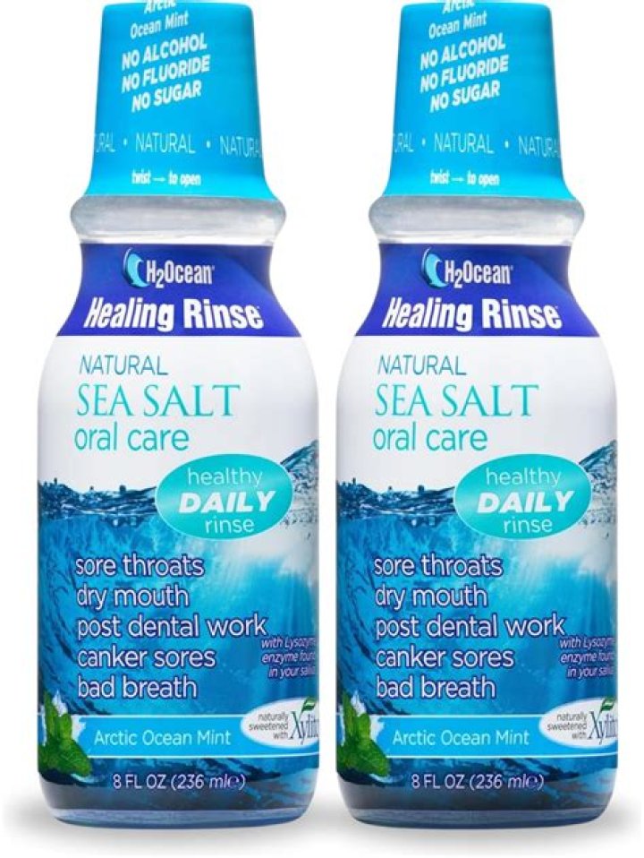 Does salt water rinse whiten teeth?
