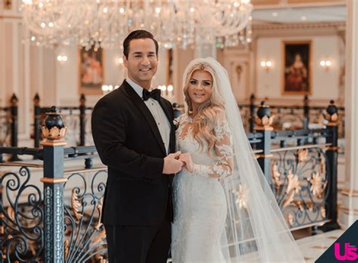 How did Mike and Lauren meet?
