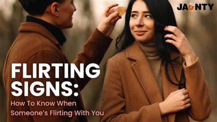 How do you tell the difference between flirting and friendliness?