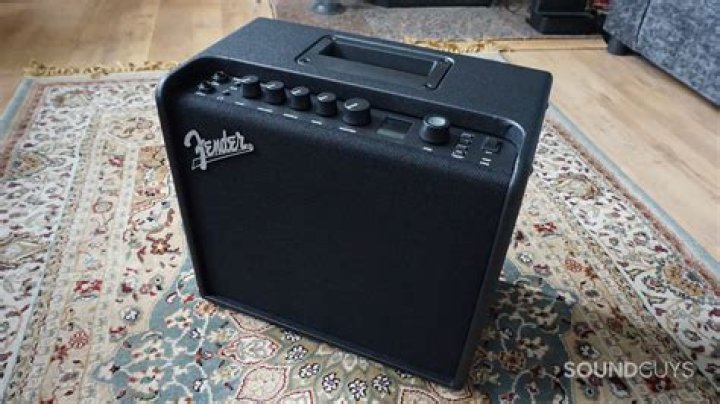 How many watts is Fender Mustang?