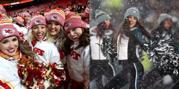 How much does a Chiefs cheerleader make?