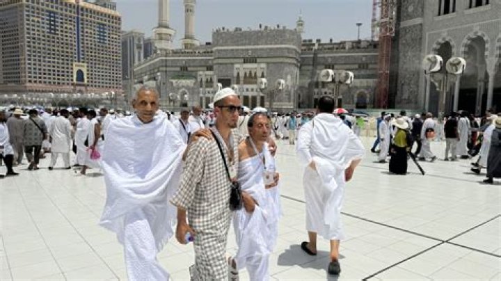 How much does it cost to go to Mecca for Hajj 2022?