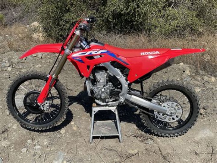 How much horsepower does a 426 wedge have?