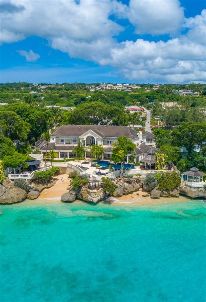 Is Bahamas more expensive than Hawaii?