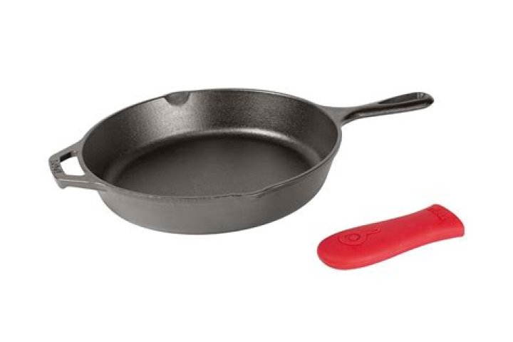 Is cast iron pan good for deep frying?