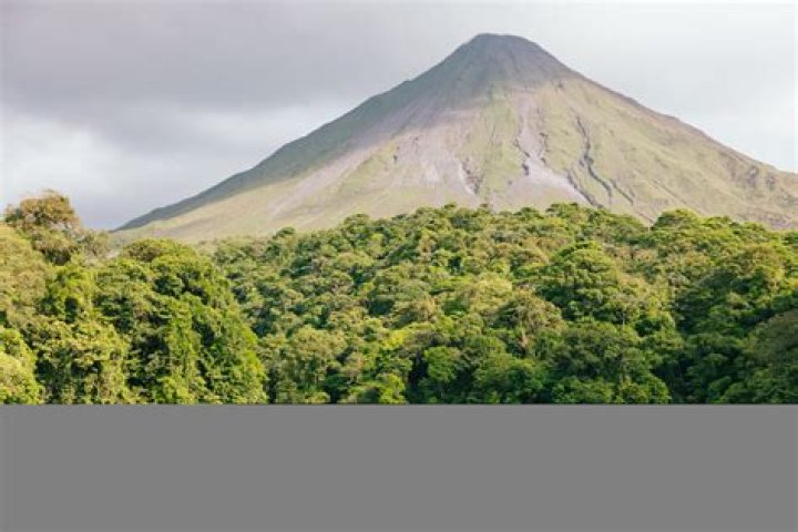 Is Costa Rica or Mexico safer?