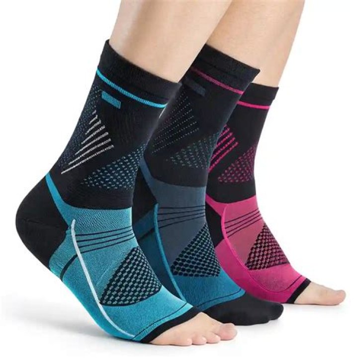 Should I wear compression socks if im on my feet all day?