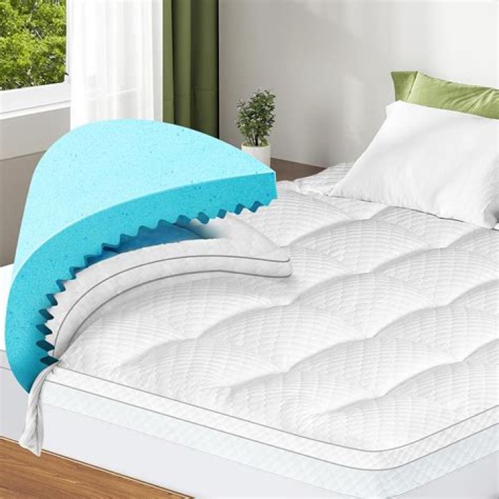 Should you flip a memory foam mattress topper?