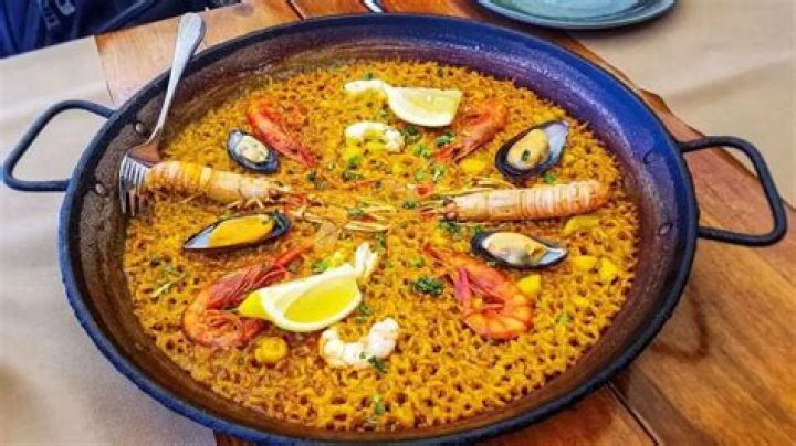 What food is famous in LA?