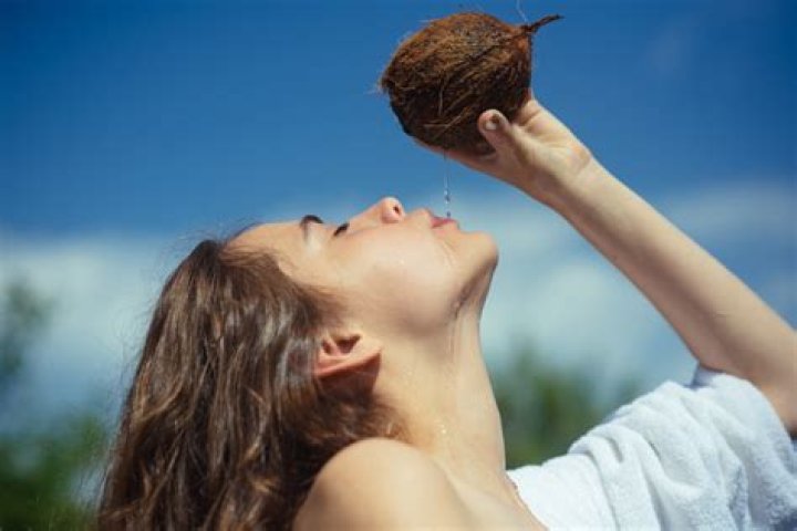 What happens when you put too much coconut oil in your hair?