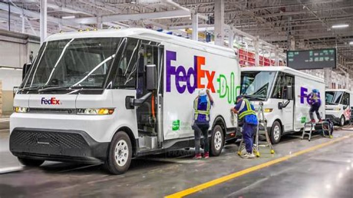 What make are FedEx trucks?