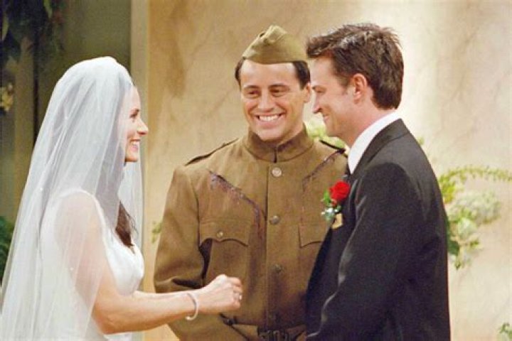 Who does Joey marry in Joey?