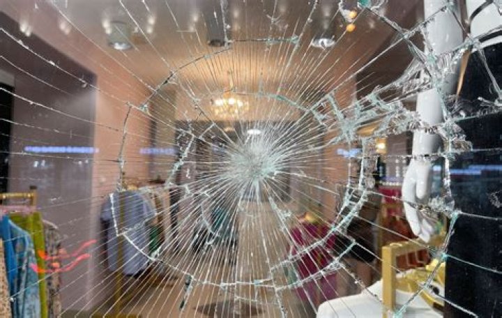 Will frozen glass break in the oven?